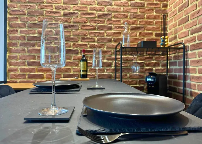 Cosy Roc - Wifi, Balcon, Tv, Clim, équipé *